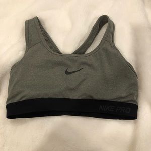 Nike pro sports bra